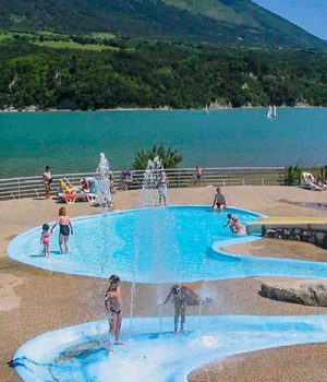 jeux nautiques enfants camping treffort